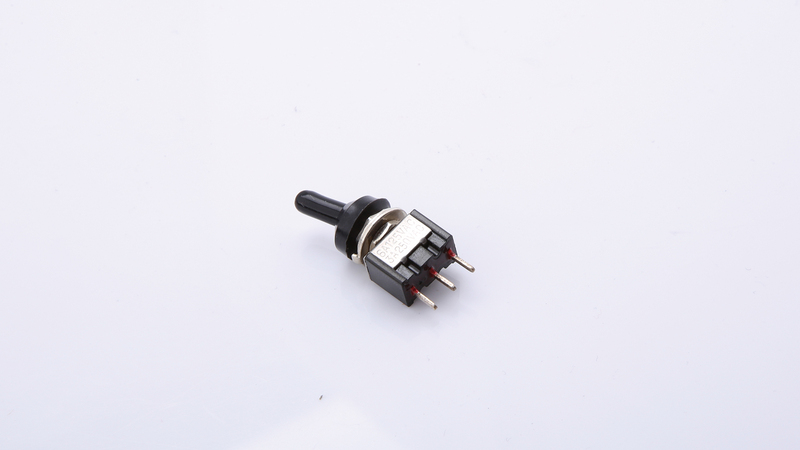 Highsider - Toggle Switch With Rubber Cap M6